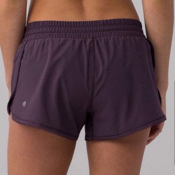 LuLuLeMoN beat the heat running shorts size 4 excellent condition black currant - Picture 1 of 11
